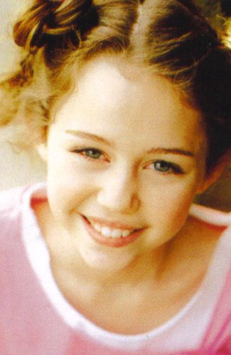 miley-cyrus_dot_com_modeling-random4-001.jpg